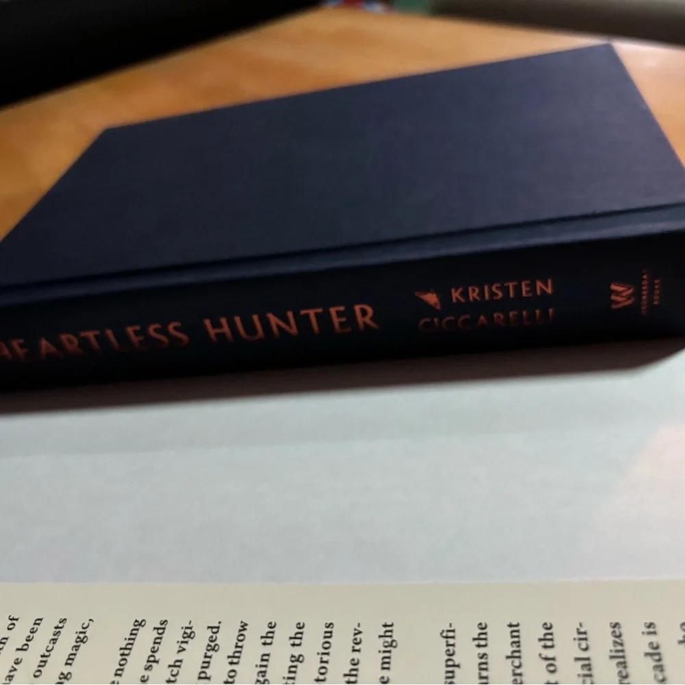 Heartless Hunter, by Kristen Ciccarelli - Picture 5 of 6